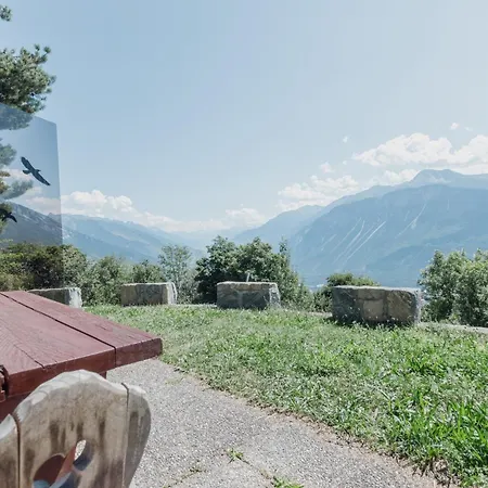 Magnifique Mitoyen Avec Vue Sur Les Montagnes