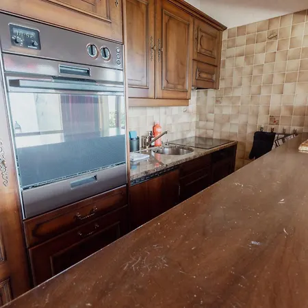 Magnifique Mitoyen Avec Vue Sur Les Montagnes *